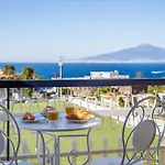 Casa Cafarelli - Bright With Stunning View Sorrento