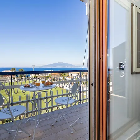 Casa Cafarelli - Bright With Stunning View Apartment